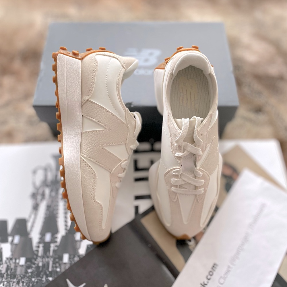 New Balance 327 Sneakers - Picture 8 of 13